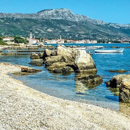 Lovely Apartment In Kastel Stafilic With Jacuzzi Kaštela Εξωτερικό φωτογραφία