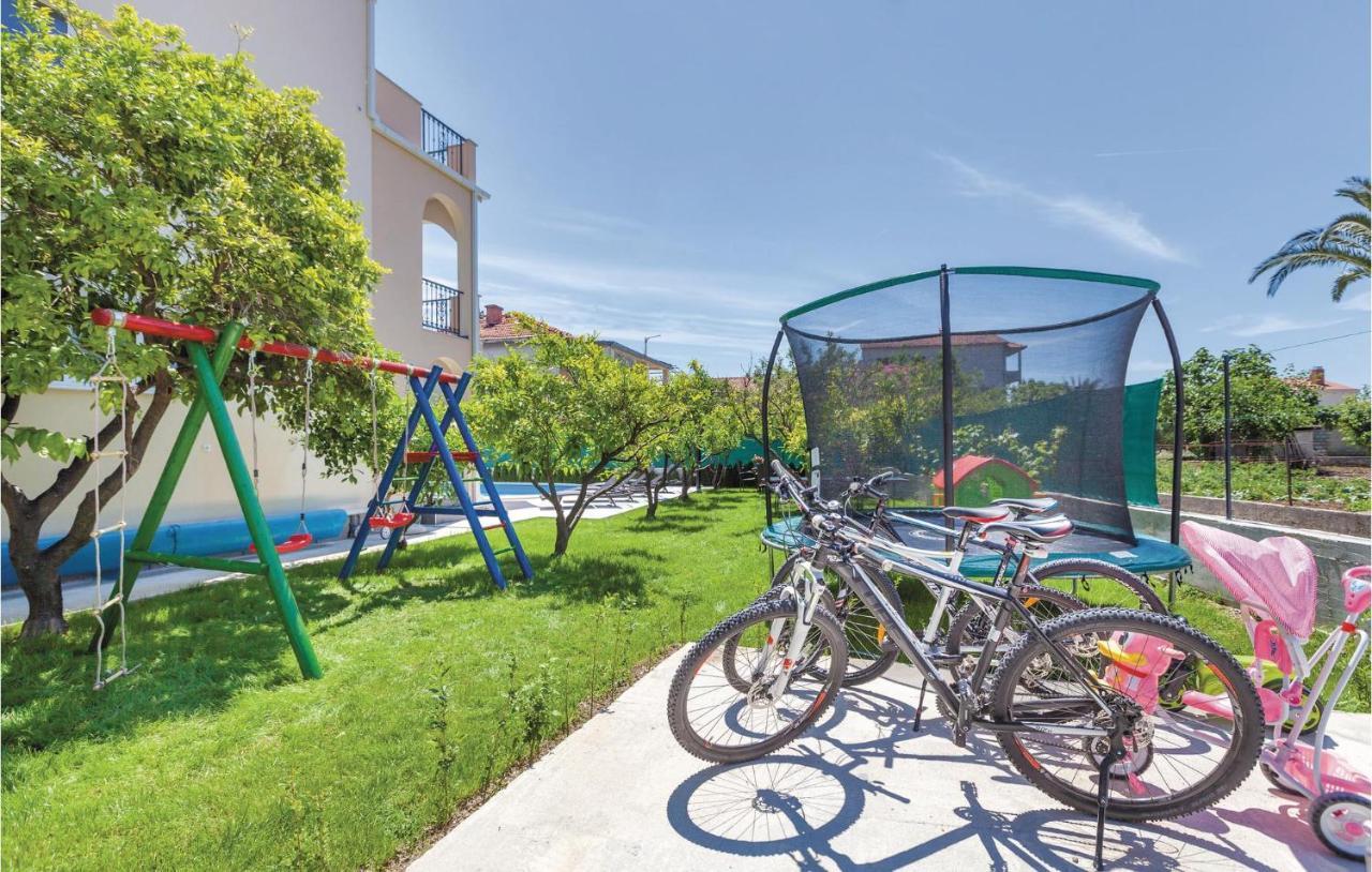 Lovely Apartment In Kastel Stafilic With Jacuzzi Kaštela Εξωτερικό φωτογραφία