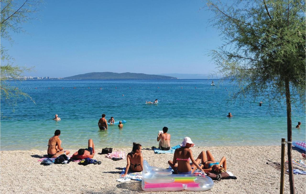 Lovely Apartment In Kastel Stafilic With Jacuzzi Kaštela Εξωτερικό φωτογραφία