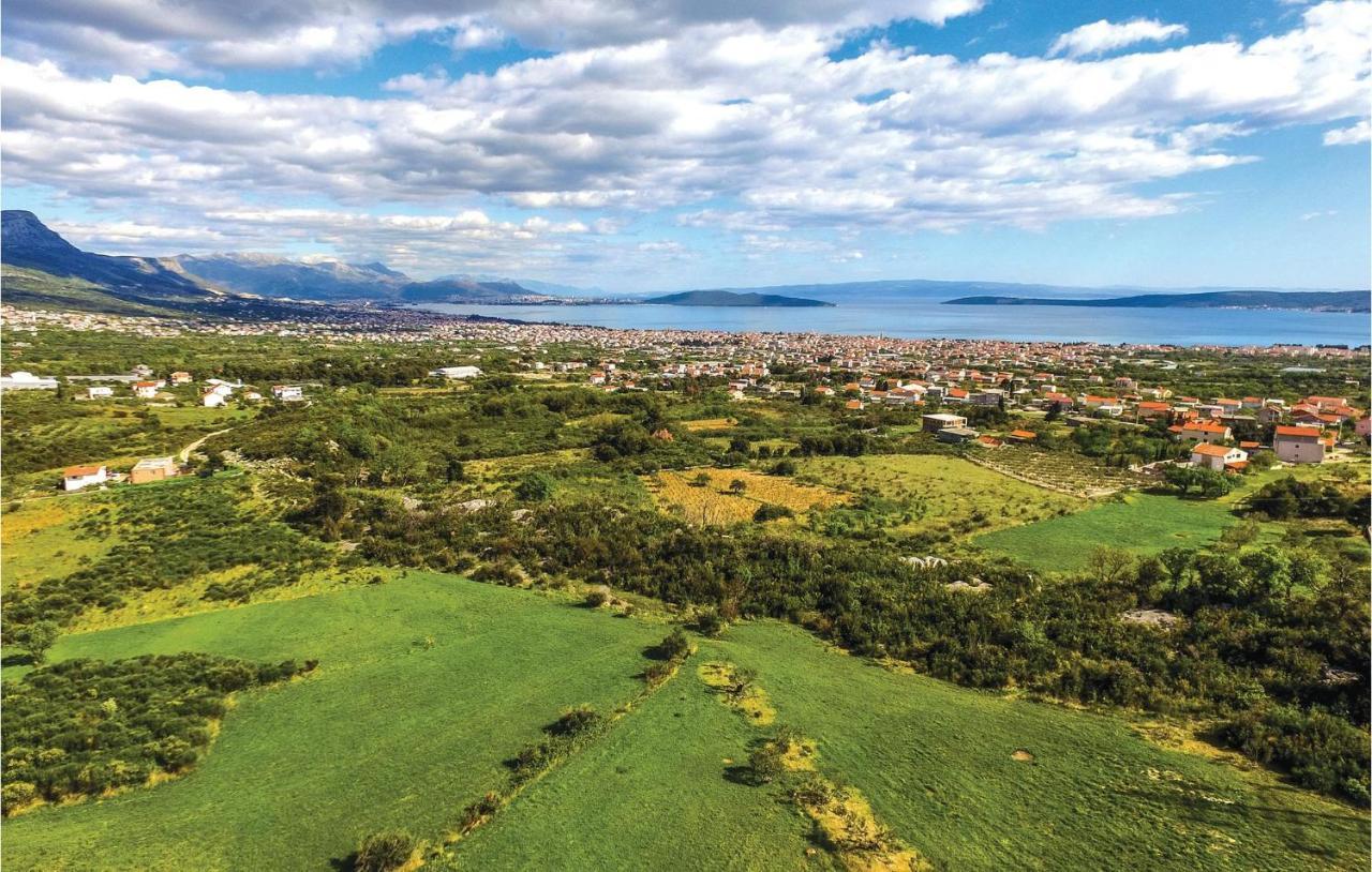 Lovely Apartment In Kastel Stafilic With Jacuzzi Kaštela Εξωτερικό φωτογραφία