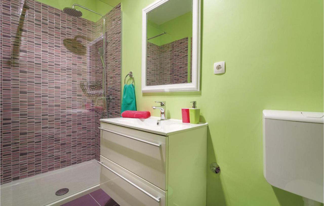 Lovely Apartment In Kastel Stafilic With Jacuzzi Kaštela Εξωτερικό φωτογραφία